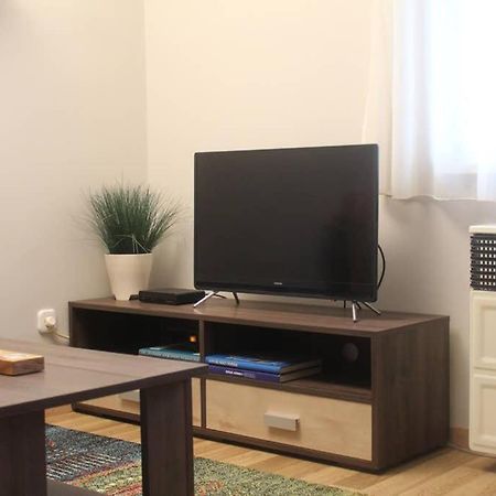 Green Garden Apartment Ingyenes Zart Parkoloval 세게드 외부 사진