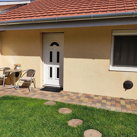 Green Garden Apartment Ingyenes Zart Parkoloval 세게드 외부 사진