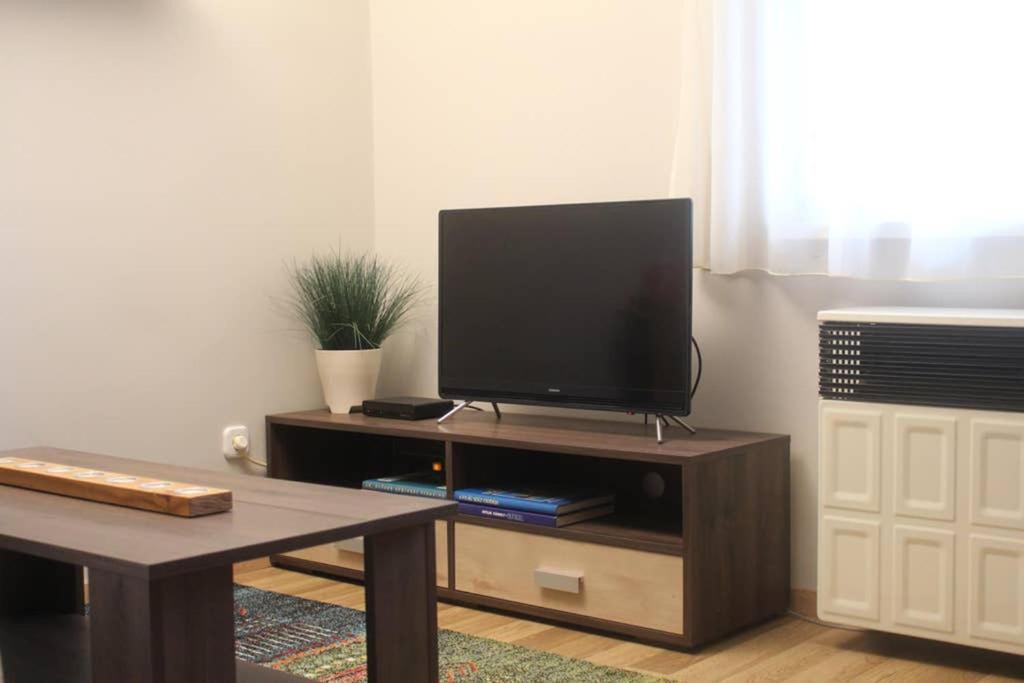 Green Garden Apartment Ingyenes Zart Parkoloval 세게드 외부 사진