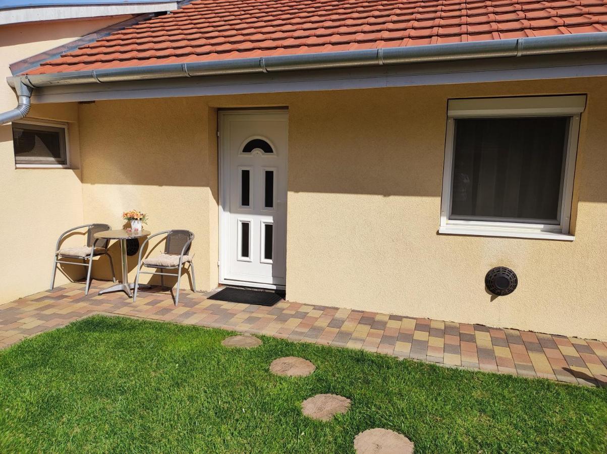 Green Garden Apartment Ingyenes Zart Parkoloval 세게드 외부 사진